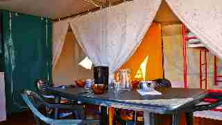 Camping La Romiguiere : Bengali Salle et Chambres