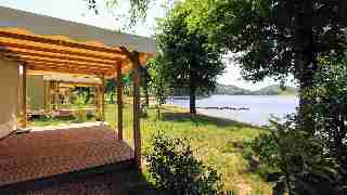 Camping La Romiguiere : Bengali Terrasse face au lac